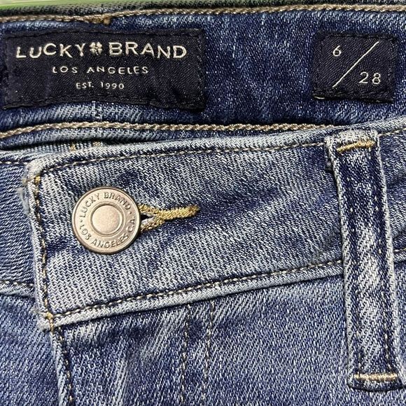Lucky Brand Women’s Lolita Low‎ Rise Crop Jeans Five Pocket Style Blue Size 6/28 - Picture 4 of 7
